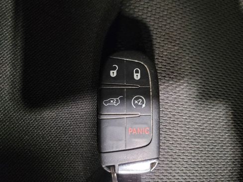 Used 2016 Jeep Renegade Latitude image 32