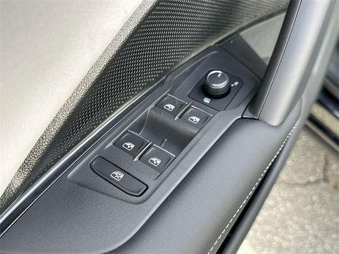 New 2026 Volkswagen Tiguan SE image 15