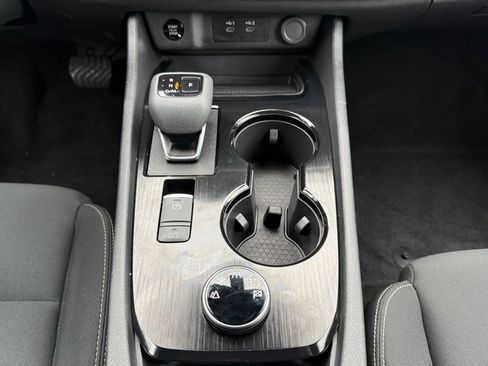 Used 2024 Nissan Rogue S image 21