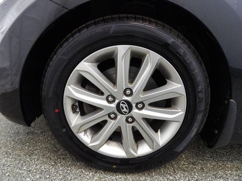 Used 2016 Hyundai Elantra SE w/ Option Group 02 FWD image 18