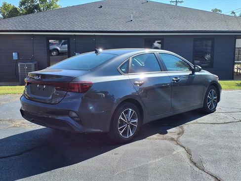 Used 2024 Kia Forte LXS image 3