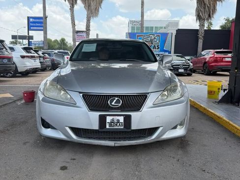 Used 2006 Lexus IS 250 w/ Preferred Accessory Pkg RWD image 4