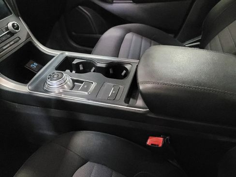 Used 2021 Ford Edge SE FWD image 26