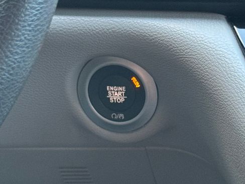 Used 2017 Chrysler Pacifica LX image 31