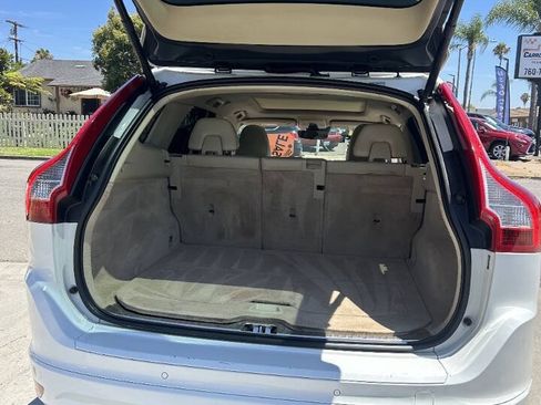 Used 2016 Volvo XC60 T5 Premier w/ Proximity Package FWD image 19