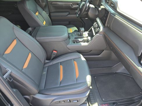 Used 2025 GMC Sierra 1500 AT4 w/ AT4 Premium Package AWD/4WD image 32