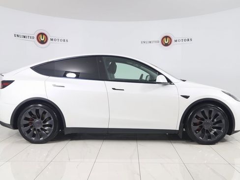 Used 2022 Tesla Model Y Performance image 2
