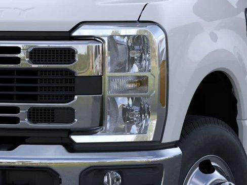 New 2026 Ford F350 XL w/ XL Chrome Package image 37