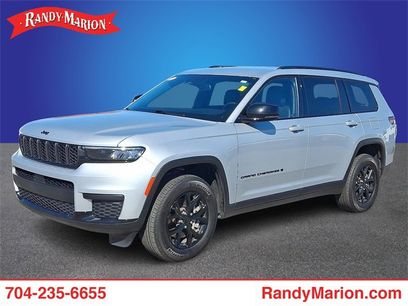 Used 2024 Jeep Grand Cherokee L Laredo