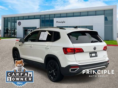 Certified 2023 Volkswagen Taos SE w/ Black Wheel Package image 5