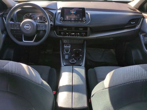 Used 2023 Nissan Rogue SV image 16