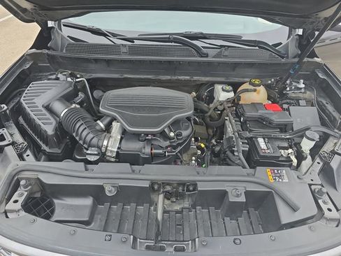 Used 2022 GMC Acadia AT4 w/ Technology Package image 29