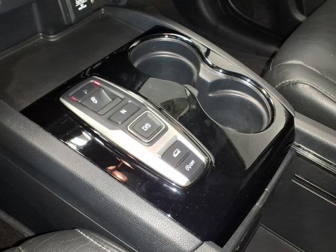 Used 2016 Honda Pilot Touring image 17