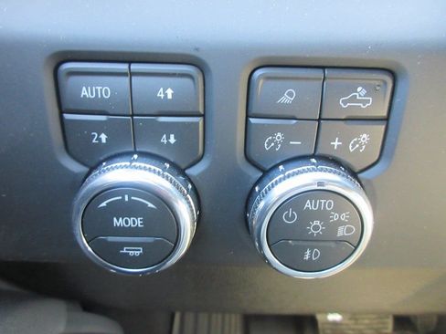 New 2026 GMC Sierra 3500 AT4 w/ AT4 Premium Plus Package AWD/4WD image 18