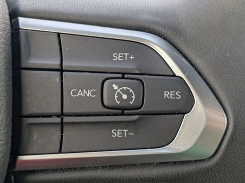 Used 2024 Jeep Compass Latitude AWD/4WD image 25