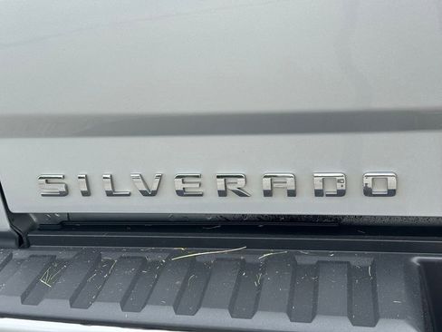 Used 2019 Chevrolet Silverado 1500 LT w/ All Star Edition AWD/4WD image 9