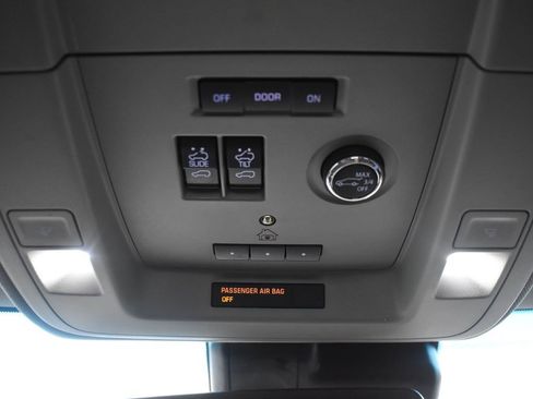 Used 2020 Chevrolet Suburban Premier w/ RST 6.2L Performance Edition image 21