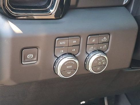 Certified 2026 GMC Sierra 1500 AT4 w/ AT4 Premium Package AWD/4WD image 35