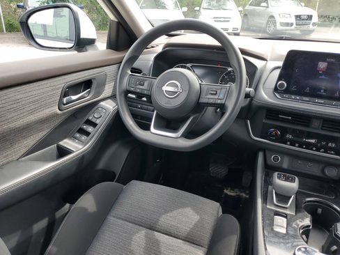 Used 2023 Nissan Rogue SV AWD/4WD image 11