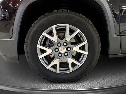 Used 2023 GMC Acadia SLT image 9