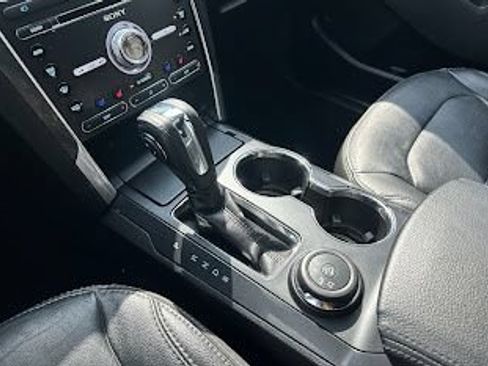 Used 2018 Ford Explorer Limited AWD/4WD image 15