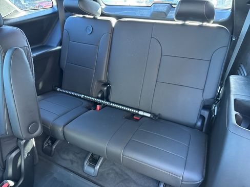 Used 2023 Chevrolet Traverse LT w/ LPO, Floor Liner Package image 15