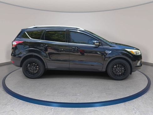 Used 2017 Ford Escape Titanium FWD image 4