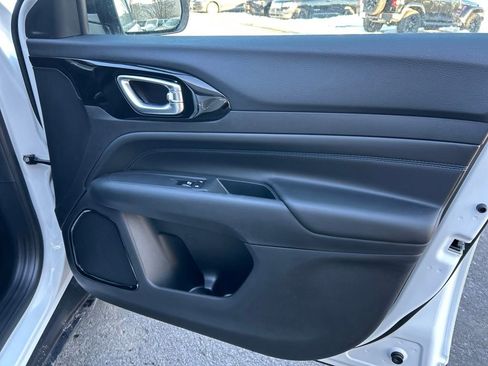 New 2026 Jeep Compass Latitude AWD/4WD image 32