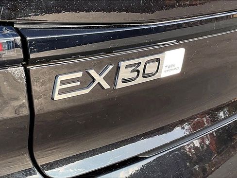 New 2025 Volvo EX30 Plus w/ Protection Package Premier image 26