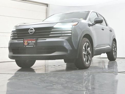 Certified 2025 Nissan Kicks SV AWD/4WD image 26