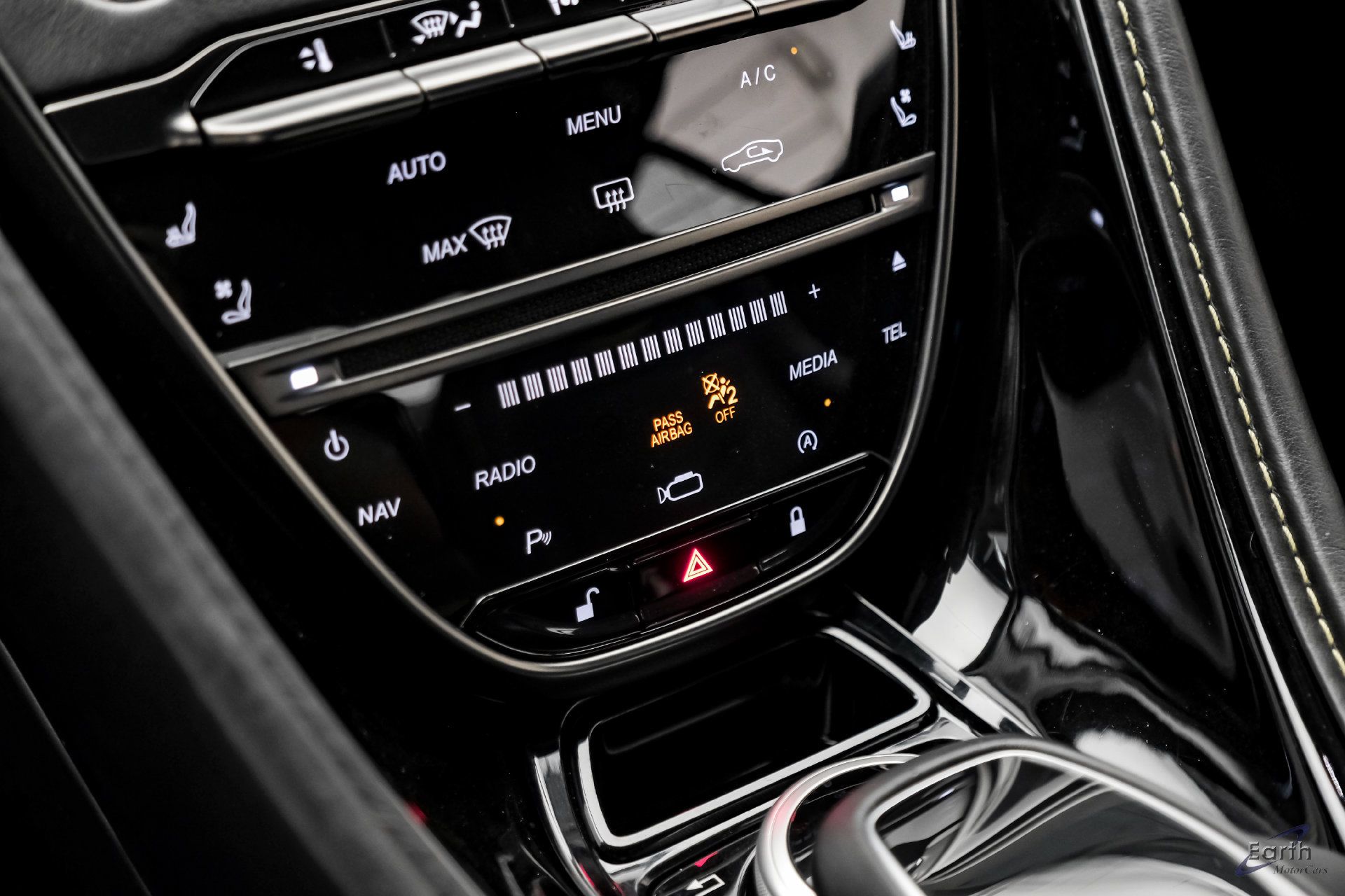 Used 2019 Aston Martin DBS Superleggera RWD image 71