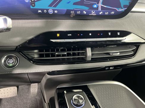 New 2026 Buick Enclave Sport Touring w/ Power Package AWD/4WD image 29