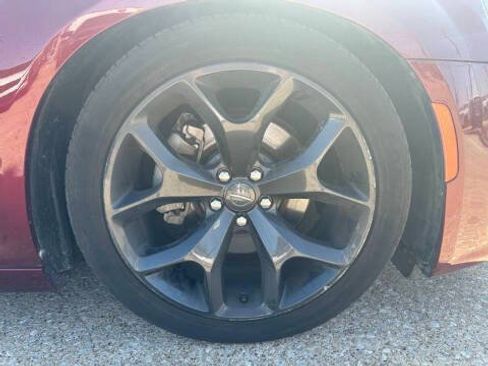 Used 2021 Chrysler 300 S w/ S Model Appearance Package RWD image 4