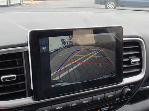 New 2025 Hyundai Venue SEL image 25