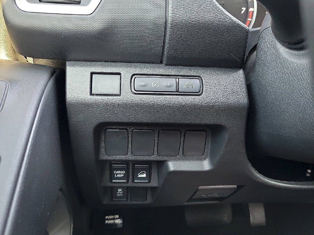 Used 2024 Nissan Frontier SV AWD/4WD image 14