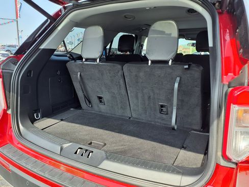 Used 2023 Ford Explorer XLT w/ Equipment Group 202A AWD/4WD image 22