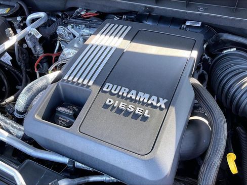 New 2026 Chevrolet Suburban RST w/ RST Capability Package image 31