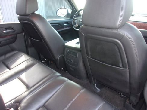 Used 2009 GMC Sierra 1500 SLT w/ Suspension Package, Off-Road image 14