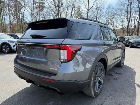 New 2026 Ford Explorer ST-Line w/ ST-Line Street Pack image 6