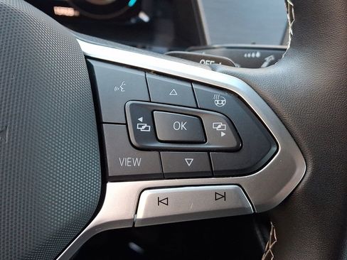 Used 2024 Volkswagen Atlas Cross Sport SE image 18