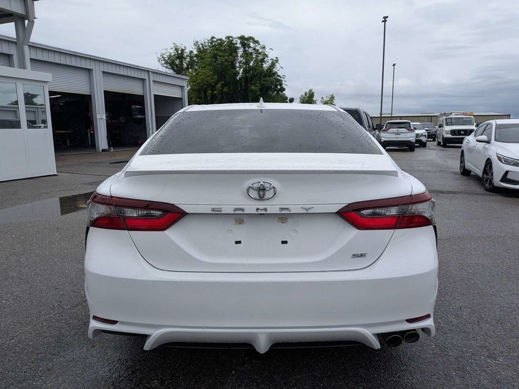 Used 2023 Toyota Camry SE FWD image 4