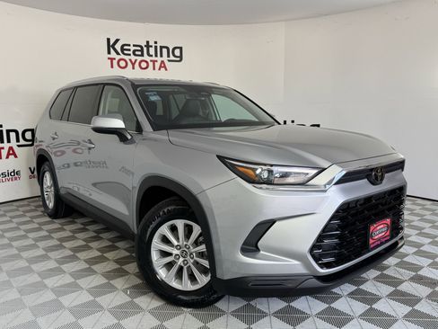 Certified 2025 Toyota Grand Highlander AWD image 3