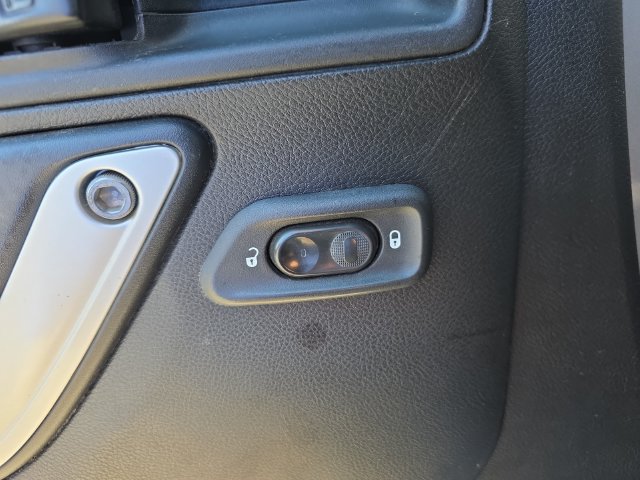 Used 2017 Jeep Wrangler Unlimited Sahara AWD/4WD image 17