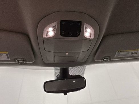 Used 2024 Chrysler Pacifica Touring-L FWD image 25