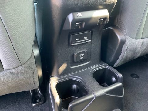 Used 2020 Jeep Wrangler Unlimited Sahara w/ Cold Weather Group AWD/4WD image 29