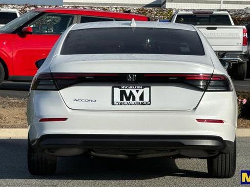 Used 2023 Honda Accord EX image 5