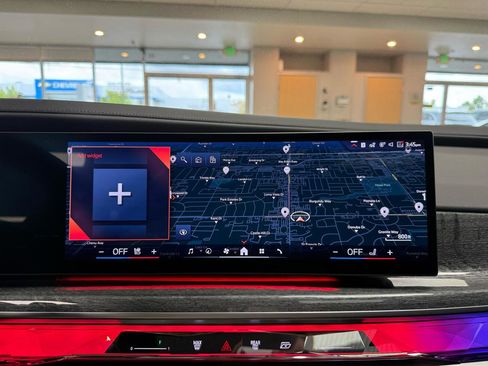 Used 2023 BMW 740i w/ Parking Assistance Package image 17