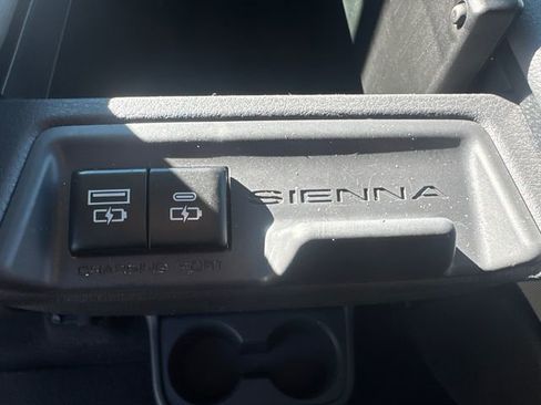 Used 2024 Toyota Sienna LE image 20