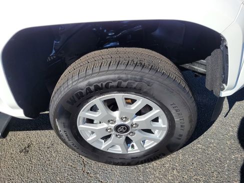 Certified 2025 Toyota Tacoma SR5 image 15