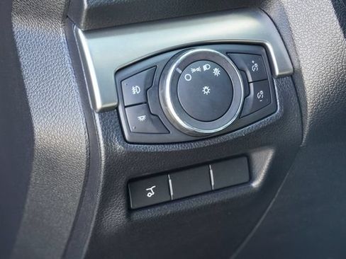 Used 2018 Ford Explorer XLT w/ Equipment Group 202A FWD image 23